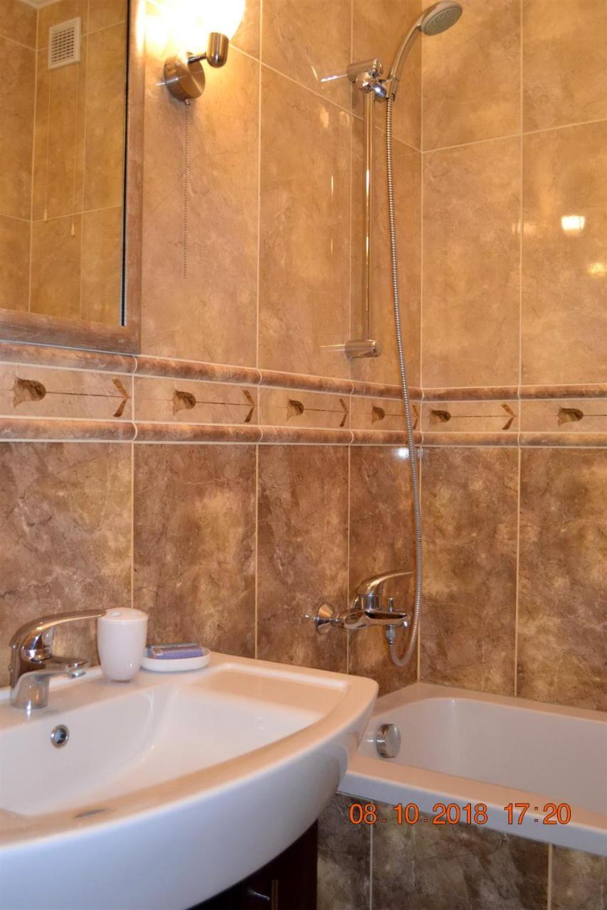 Sunny Apartment In The City Center Truskavets Buitenkant foto